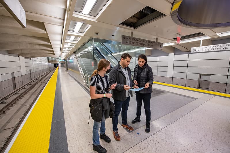 Gran Central Madison traerá trenes LIRR a Grand Central Terminal y aumentará el servicio de lunes a viernes en un 40 % en el tren suburbano.