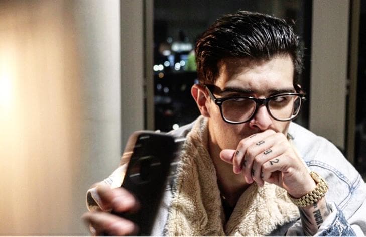 En un ángulo más personal, los seguidores que estuvieron durante la transmisión en vivo cuestionaron a Adriel sobre la cantidad de tatuajes lleva en el cuerpo, reveló que son 48 hasta ahora.
<br>