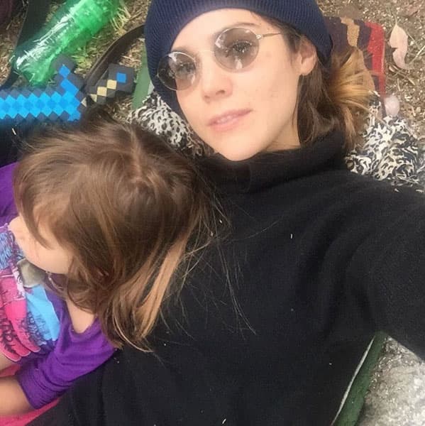 A pesar de su apretada agenda de trabajo, siempre tiene tiempo para cuidarlos.