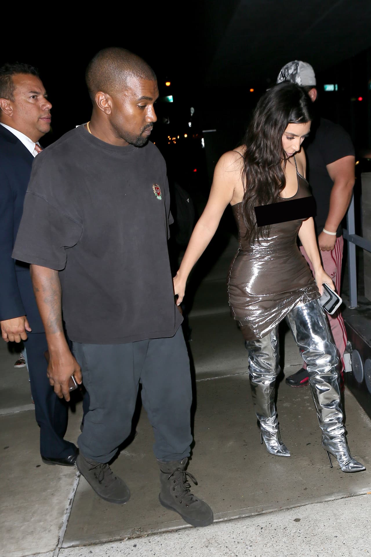 Obviamente Kanye West está con ella.