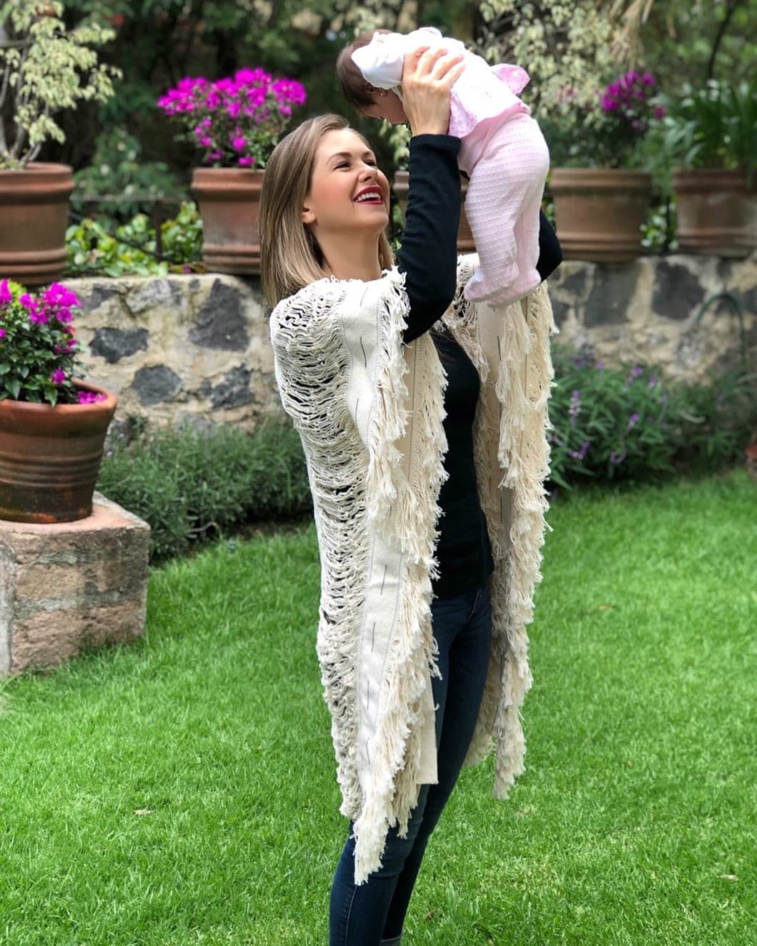 La actriz de 39 años dio a luz a Martina el pasado 21 de mayo, y desde entonces, ha disfrutado su maternidad a pesar de los problemas a los que se ha enfrentado.