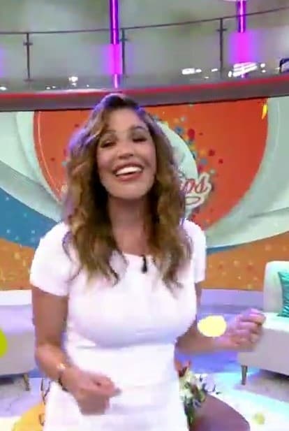 Karla se divirtió de lo lindo al ritmo de 'Buenos Días Señor Sol' de Juan Gabriel.