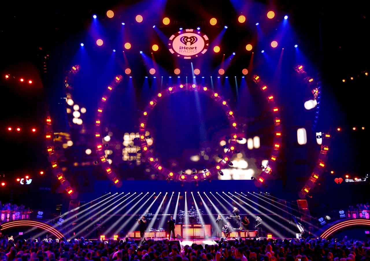 Así lucía el escenario en el primer día del festival.