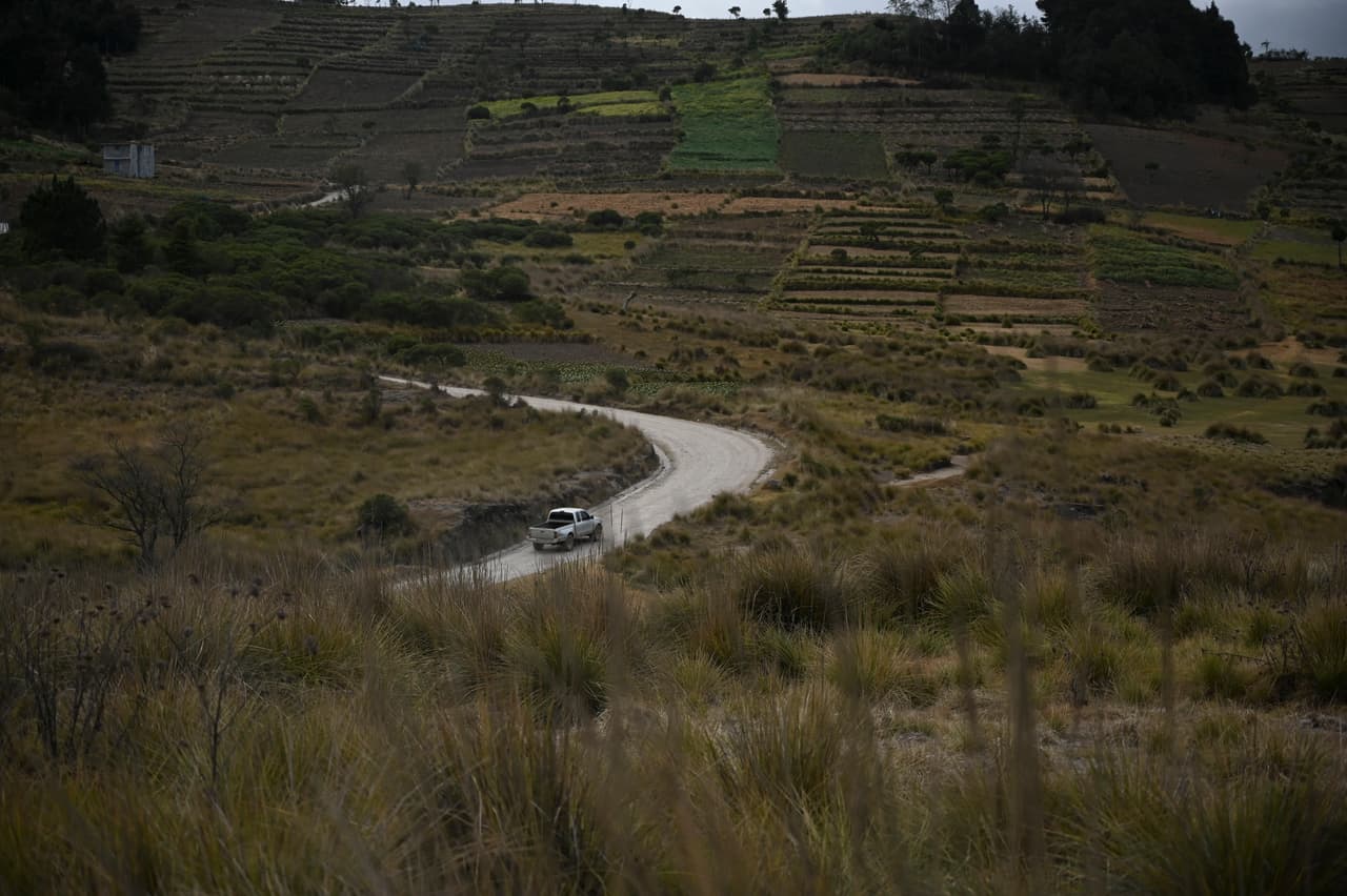 Vista de una carretera que lleva a Nueva Esperanza, el pueblo de donde salieron los migrantes guatemaltecos.