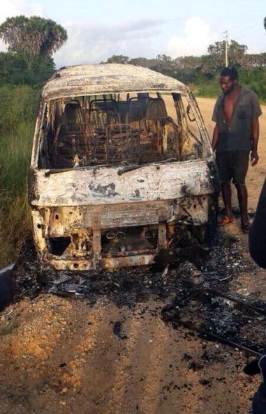 Agregó que evalúa sobre el terreno "el número de casas, vehículos, hoteles y restaurantes incendiados" durante en ataque.