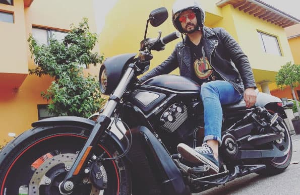 Después de su viaje por Europa y el Medio Oriente, José Ron quiere disfrutar de la velocidad en la motocicleta.