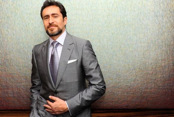 Demián Bichir, nominado al Oscar por su papel de indocumentado en la película 'A Better Life', admitió que al llegar a los EEUU en 1985, trabajó como mesero en New York sin papeles.