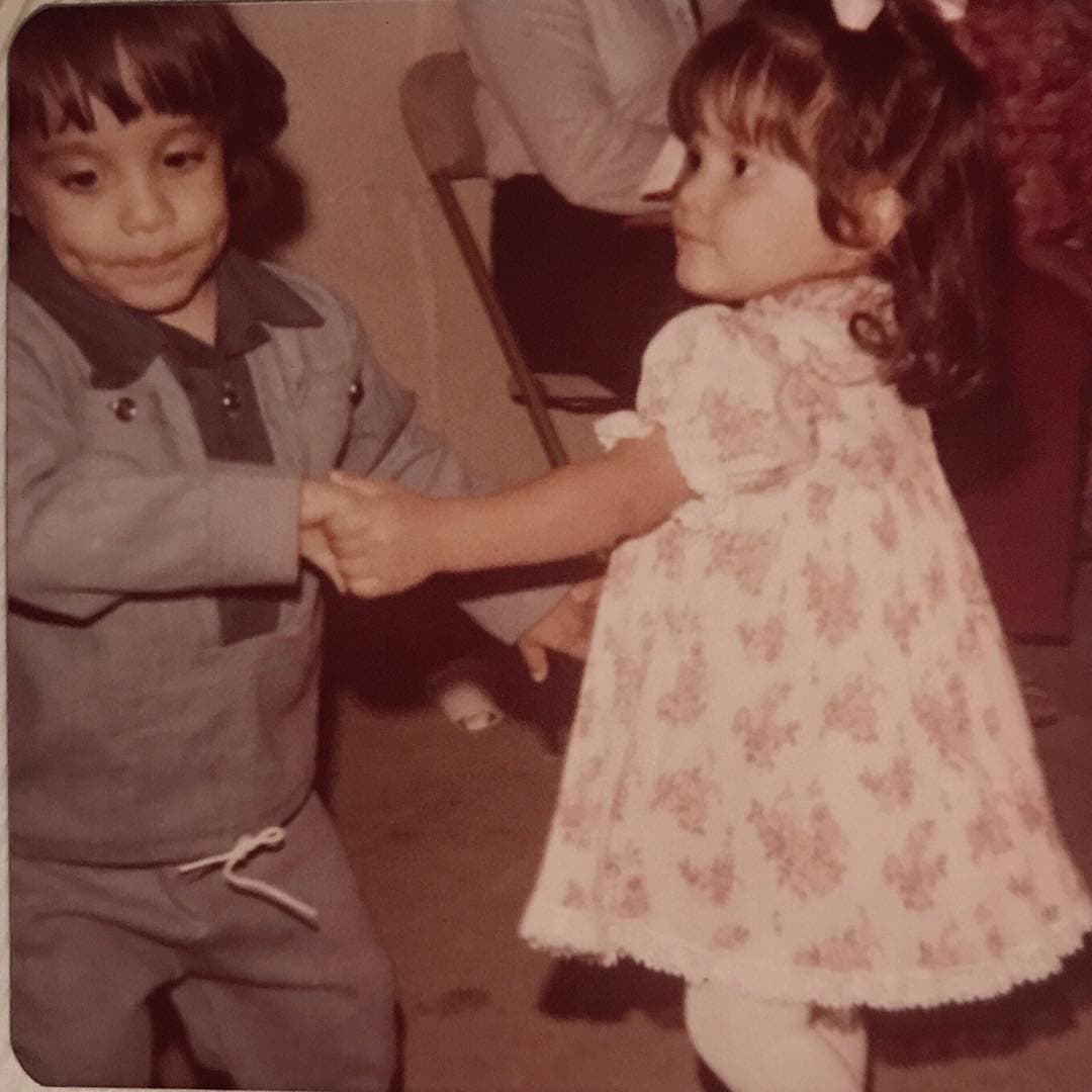 Este niño nació el 11 de febrero de 1980 y desde muy joven mostró talento para el baile.