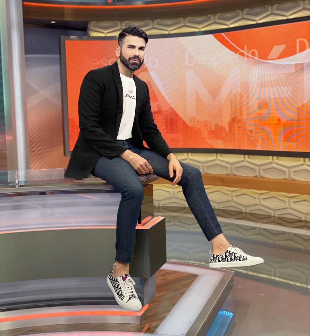 Quien también ya ha dado sus vueltas por nuestro estudio es Jomari, cuyo toque resulta imprescindible en Sin Rollo.