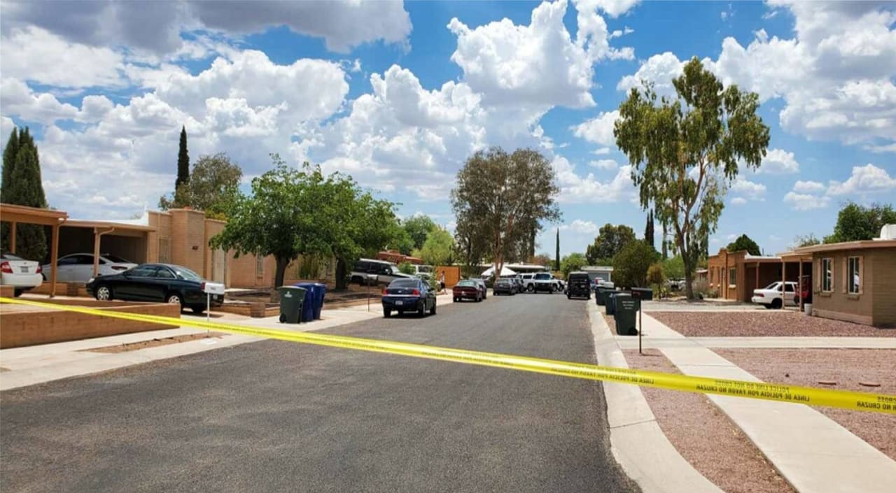 La casa se encuentra ubicada en la cuadra 7600 E Toronto St. Entre las calles Prudence y Golflinks, al este de Tucson.
<br>