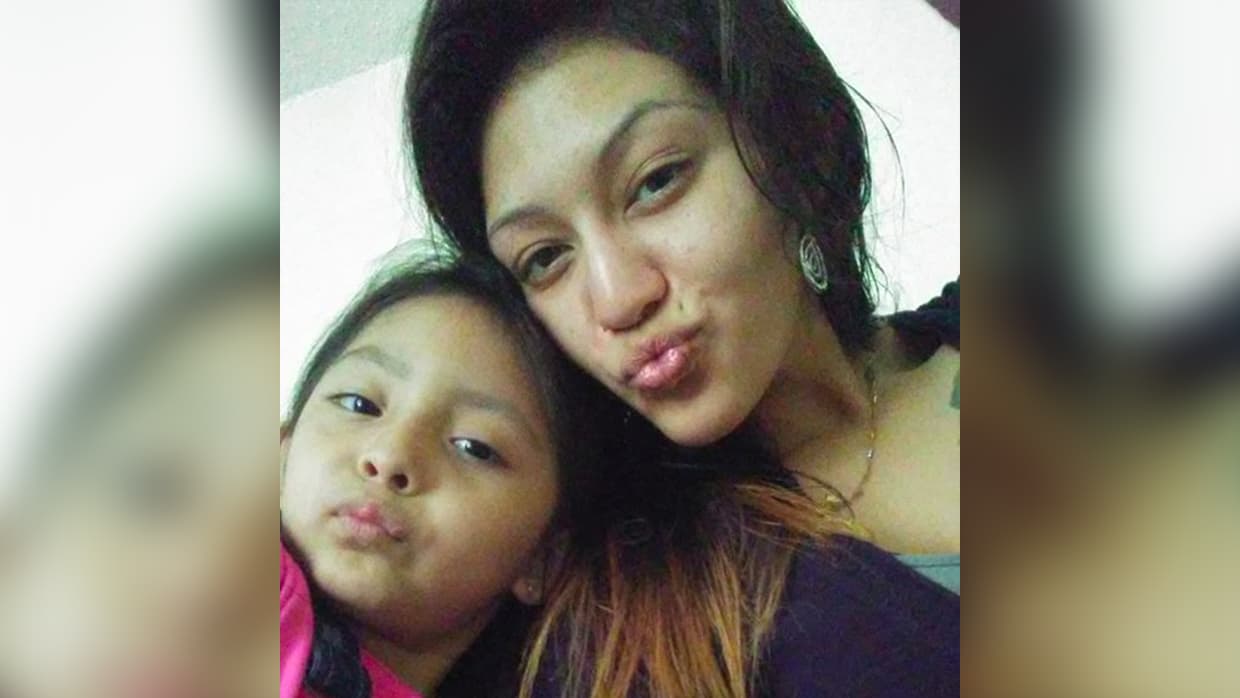 Imputan cargos de asesinato en primer grado contra un mujer en Texas por matar y mutilar a su hija de 5 años