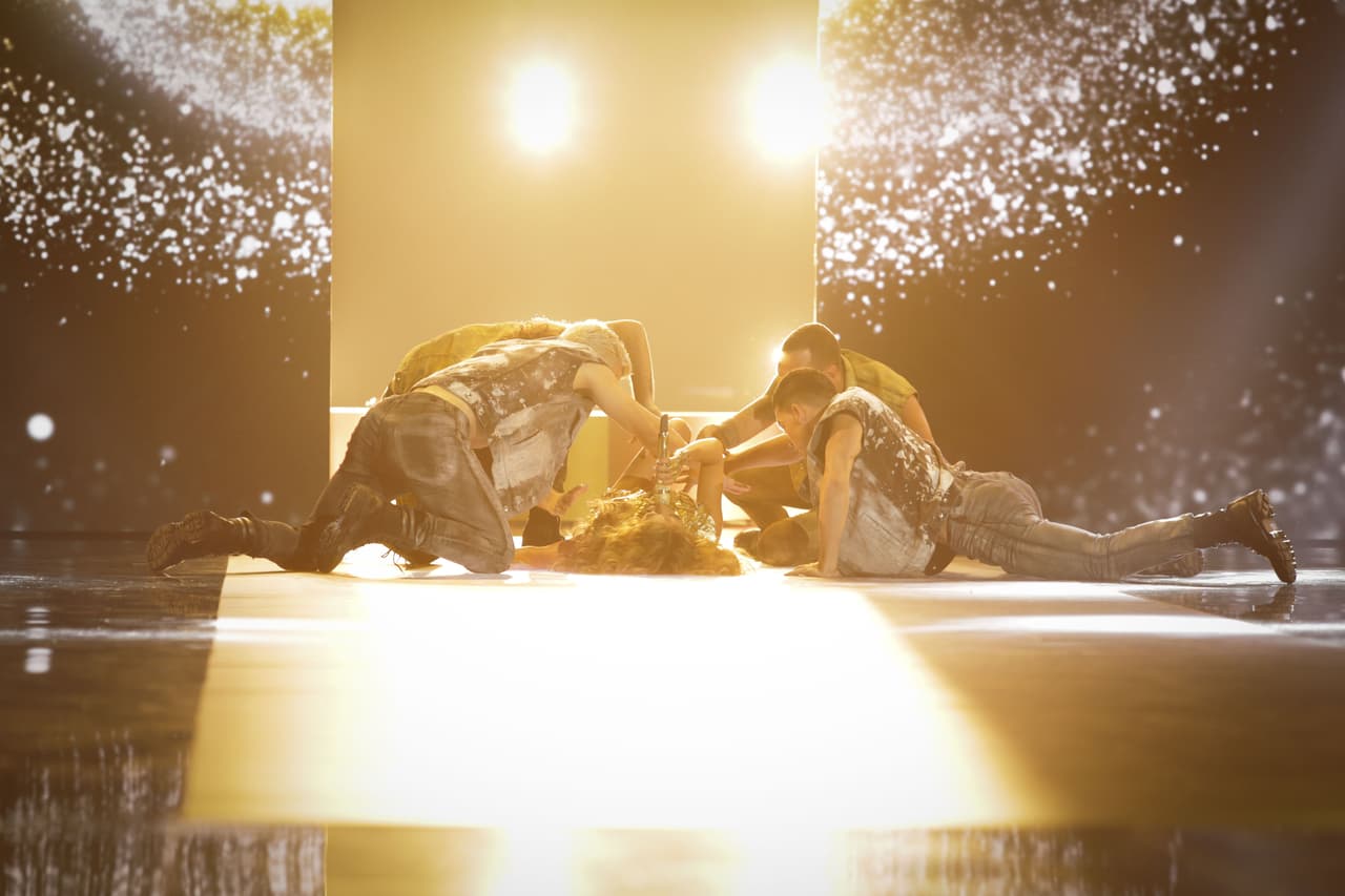 La cantante pisó el escenario para interpretar un par de temas.