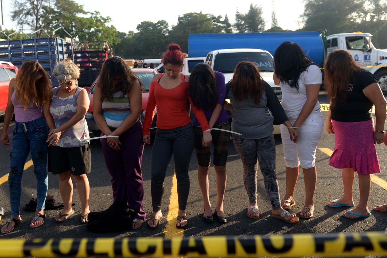 13 segundos de abuso sexual o de golpes: la pandilla MS-13 también recluta a mujeres
