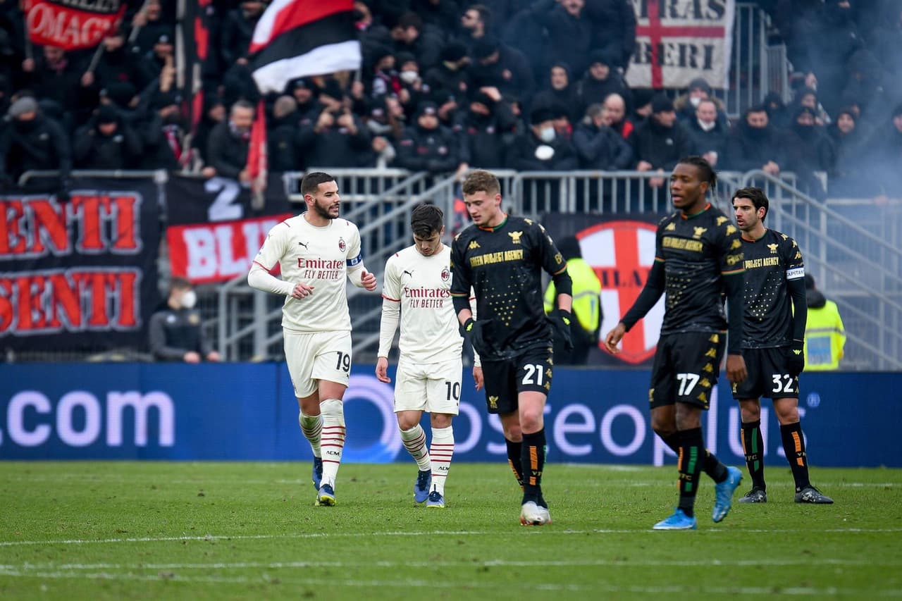 Milan derrota a Venezia con un doblete de Theo Hernández y un gol de Zlatan Ibrahimovic, durante la J21 de la Serie A, colocándose como líder de la tabla momentáneo.