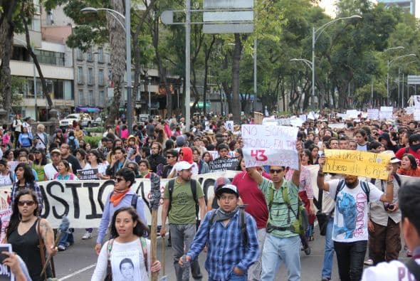 Las calles más emblemáticas y turísticas de México se inundaron de manifestantes.(Crédito: Roberto Bustamante)