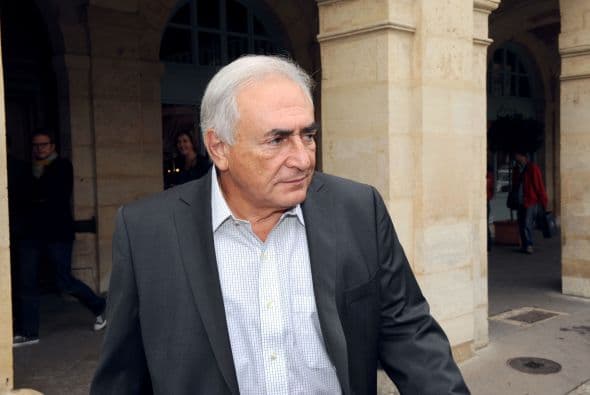 21 de febrero de 2012: Strauss-Kahn pasa la noche en detención preventiva tras ser acusado de "participación agravada como proxeneta en una banda de prostitución", que aseguró participó en orgías en París y Washington a las que asistían prostitutas pagadas por empresarios.