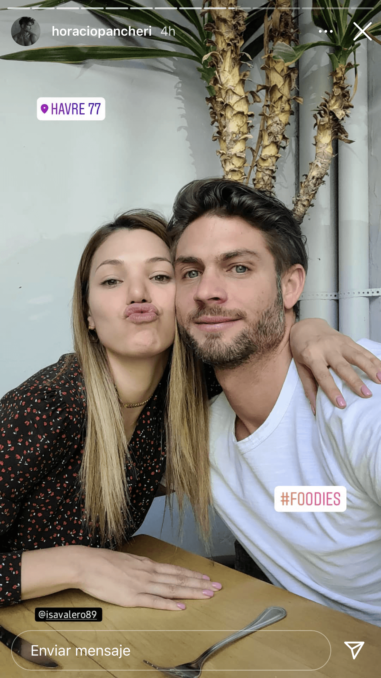 Ante esta noticia, Isa Valero de inmediato volteó a verlo: "¡¿Ah sí?!, ¡hasta
<b>me estoy enterando</b>!", dijo entre risas.
<br>