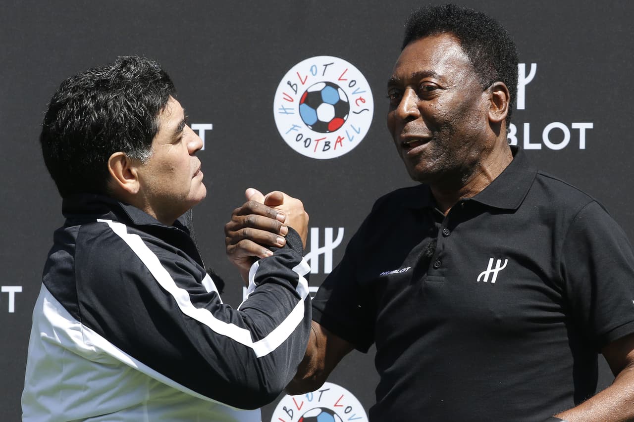 La mala relación entre Pelé y Maradona se ha calmado en eventos públicos, pero los comentarios de uno a otro por definir quién era considerado el mejor futbolista en la historia siempre resultaron insultantes.