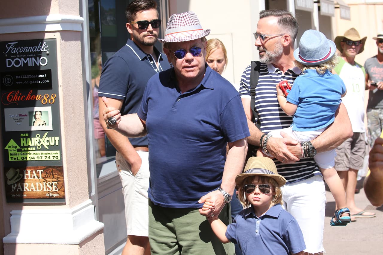 Las vacaciones familiares de Elton, David y sus hijos Zachary y Elijah.