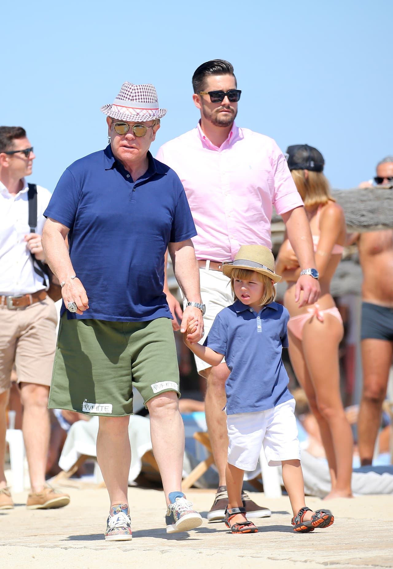 Las vacaciones familiares de Elton, David y sus hijos Zachary y Elijah.