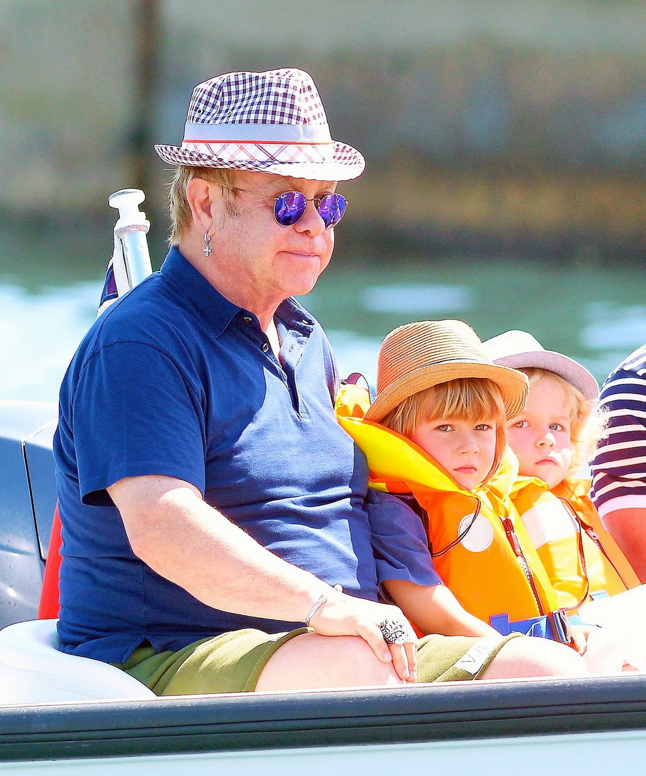 Las vacaciones familiares de Elton, David y sus hijos Zachary y Elijah.