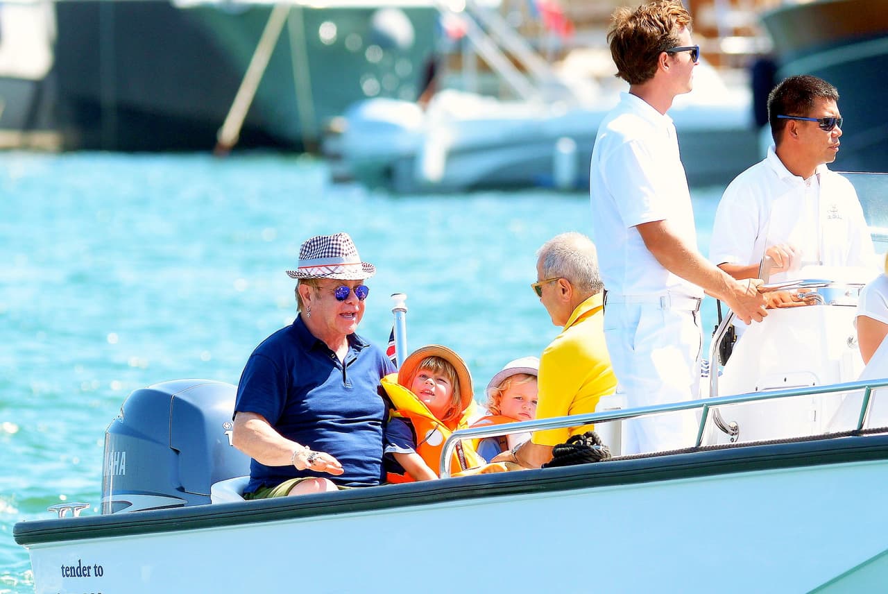 Las vacaciones familiares de Elton, David y sus hijos Zachary y Elijah.