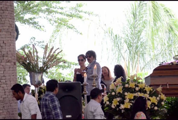 Otros famosos como Diego Verdaguer asistieron a despedirse de su amigo.