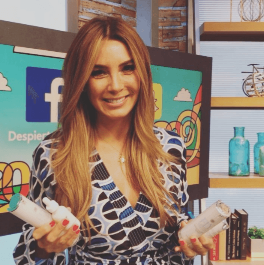 En esta ocasión, Elizabeth nos presentó su nueva línea de productos de belleza.