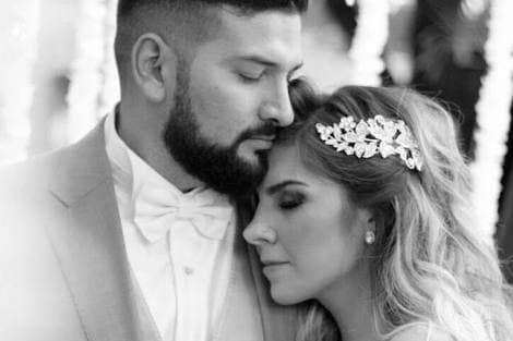 Se sabe que 
<a href="http://www.univision.com/entretenimiento/del-amor-a-la-traicion-asi-fue-la-vida-de-karla-luna">Karla Panini mandaba mensajes telefónicos a Américo Garza cuando estaba casado con Karla Luna, pidiéndole que la dejara</a> y no paró, hasta que lo divorció y finalmente se casó con él en junio de 2016.