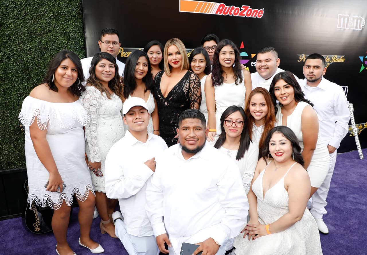 Dentro de la pasarela, la hija de Jenni derrochó simpatía y mucha sensualidad. Fue asediada por los fans y en todo momento se dejó consentir por todos los presentes.