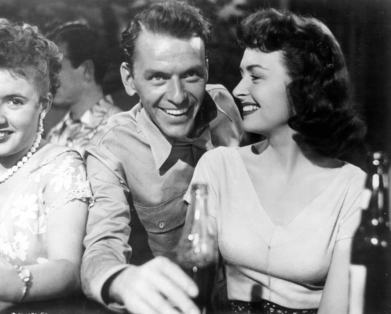 A lo largo de su carrera profesional, Sinatra grabó más de 1300 canciones y participó en más de cincuenta películas.