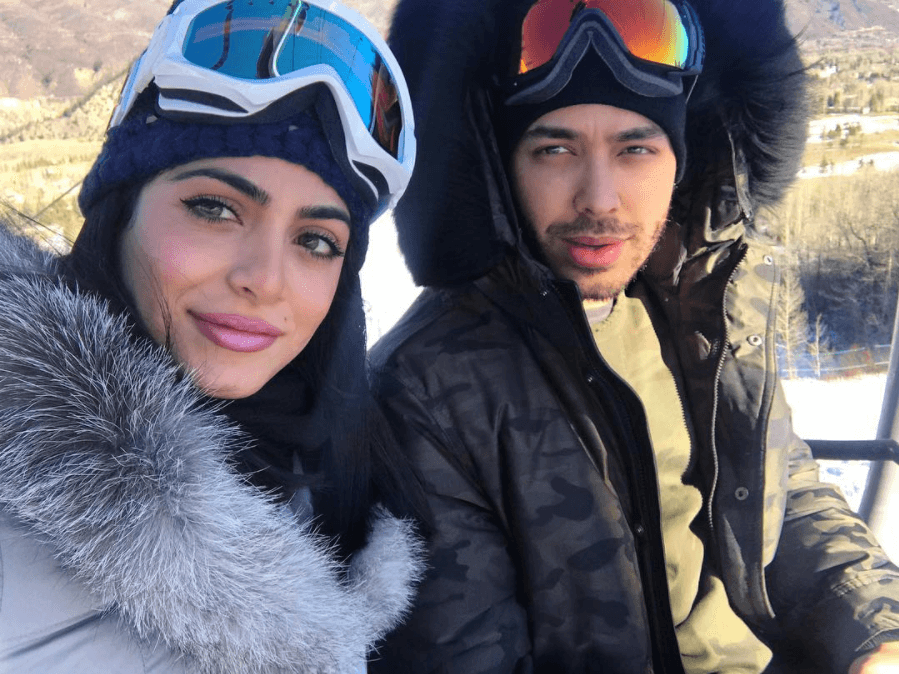 Ellos suelen publicar sus paseos y viajes en pareja.