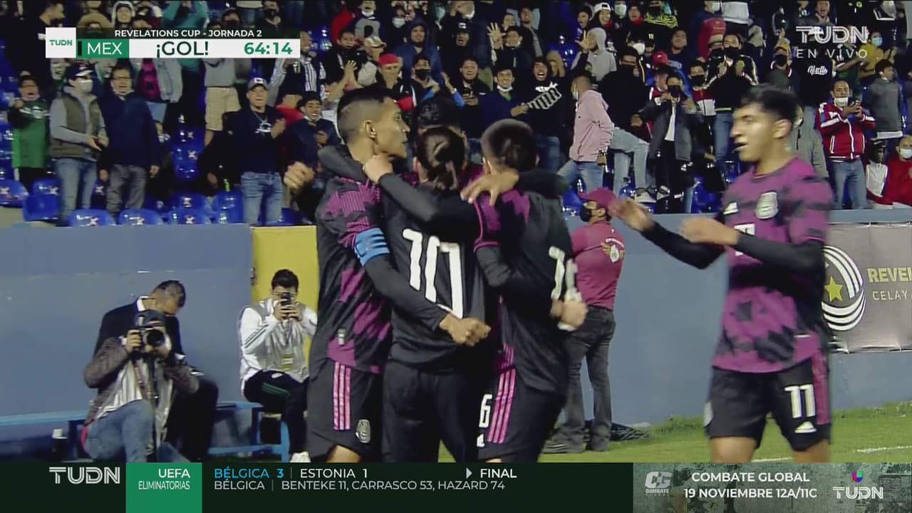 ¡Nadie lo para! Marcelo Flores cabecea entre dos y anota el 2-1