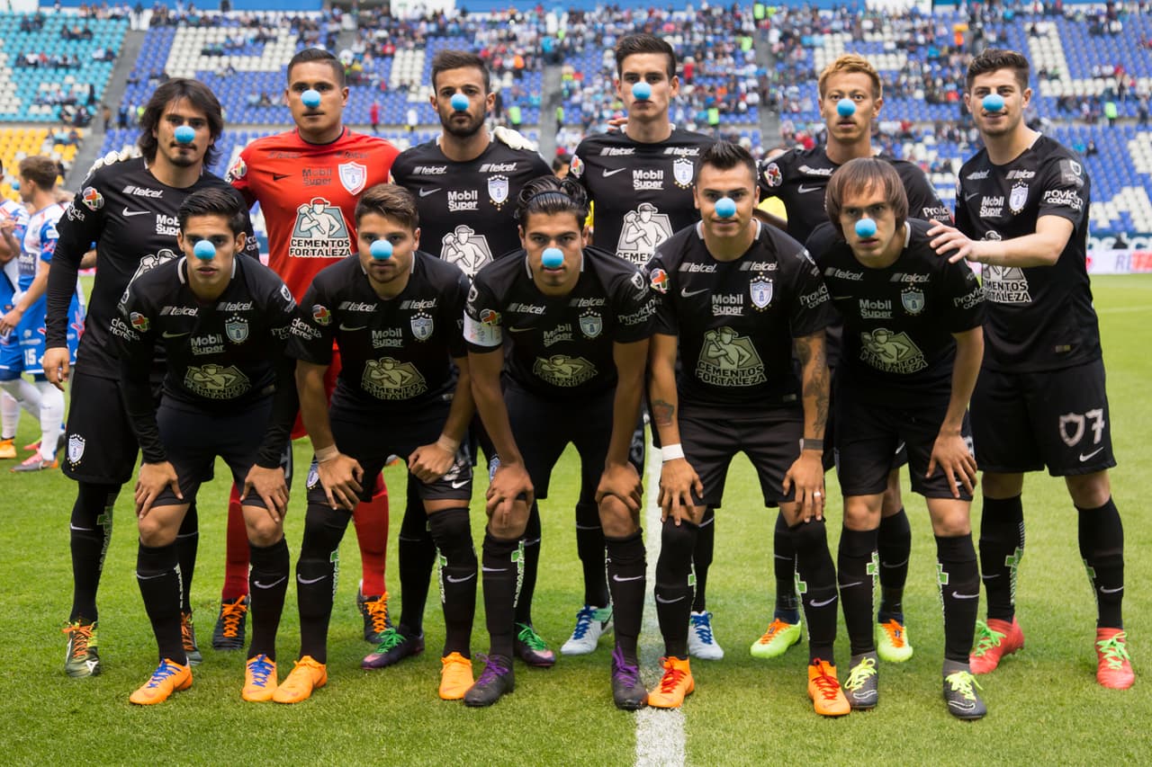 Sin embargo, con ese atuendo los jugadores de Pachuca parecen haberse inspirado a armar toda una fiesta de visita.