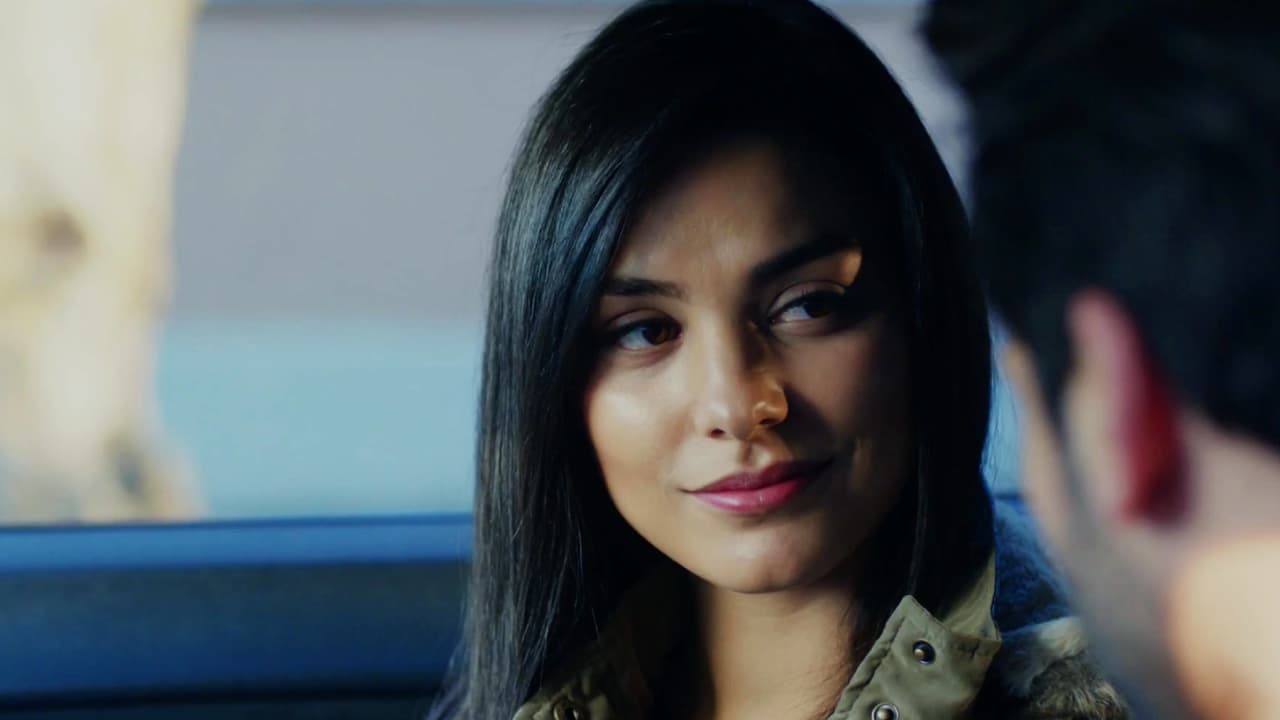 A pesar de las palabras de advertencia y después de sus íntimas citas y de los lujosos regalos que recibió, fue conquistada por completo por el milllonario al punto de amarlo.