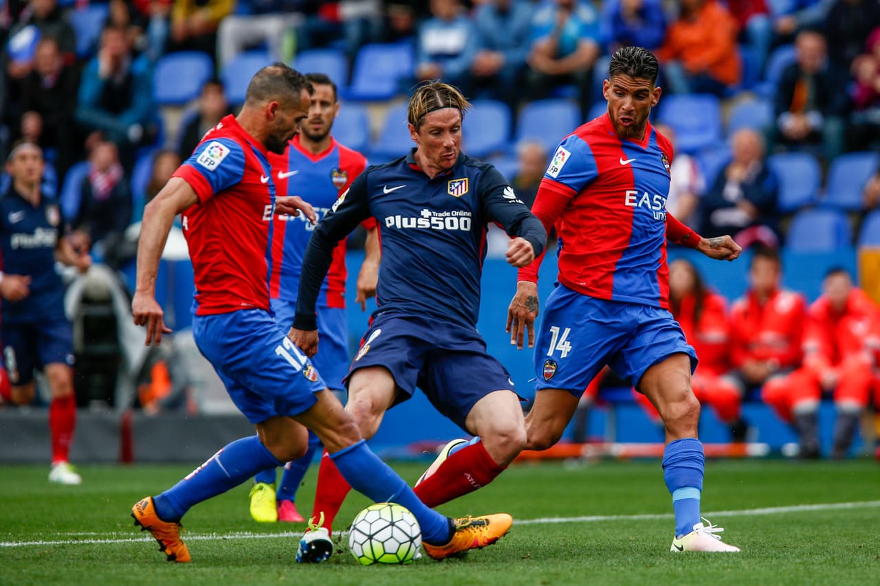 Atlético deja escapar la liga con derrota en Levante