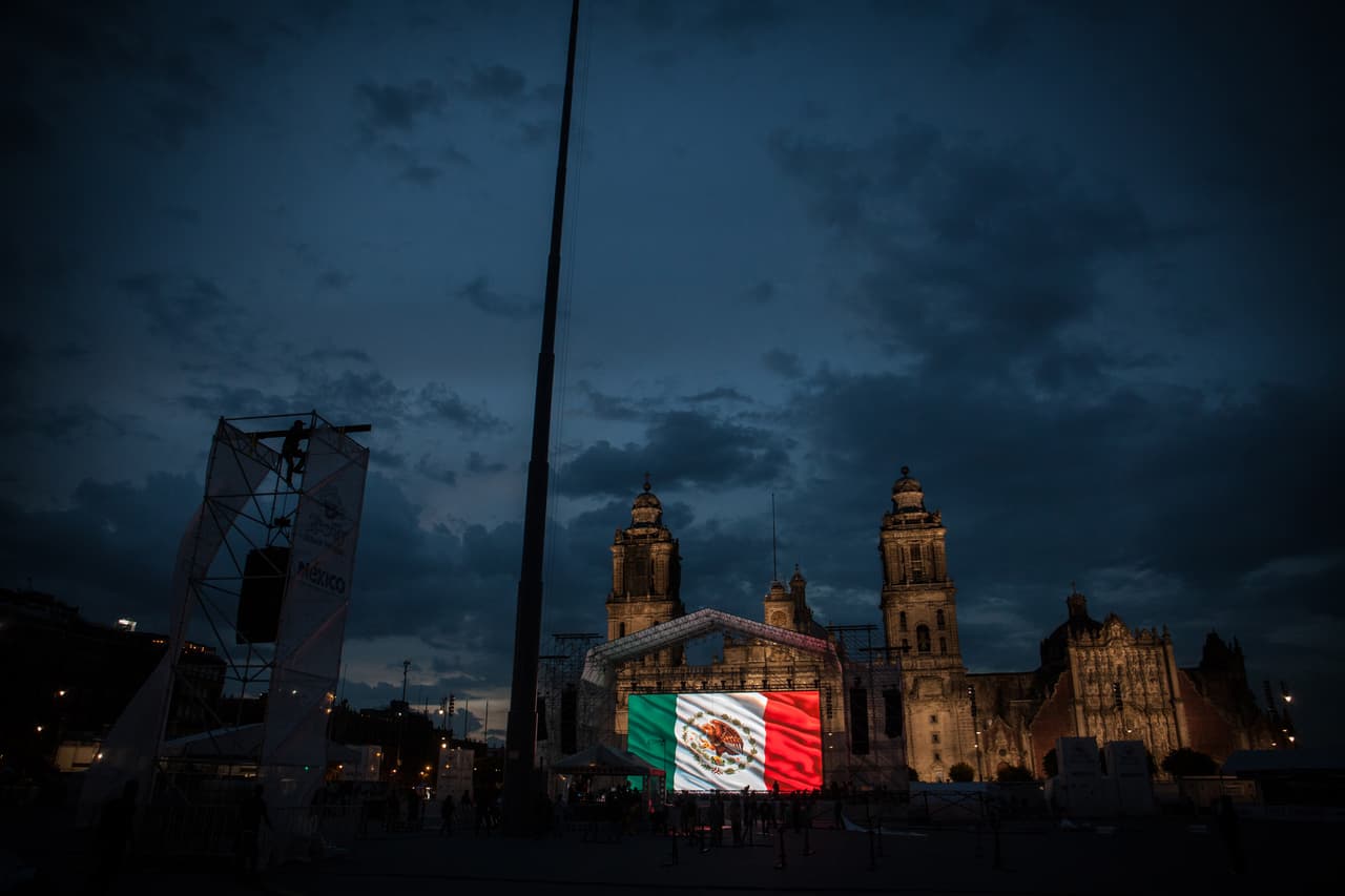 Jaime Rodríguez Calderón, conocido como 'El Bronco', también felicitó a López Obrador.