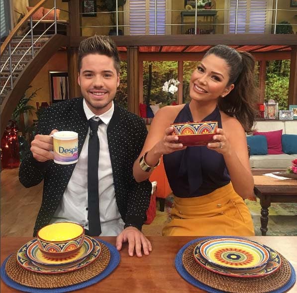 ¡William Valdés y Ana Patricia tienen una sonrisa de impacto! Se ven súper guapísimos.