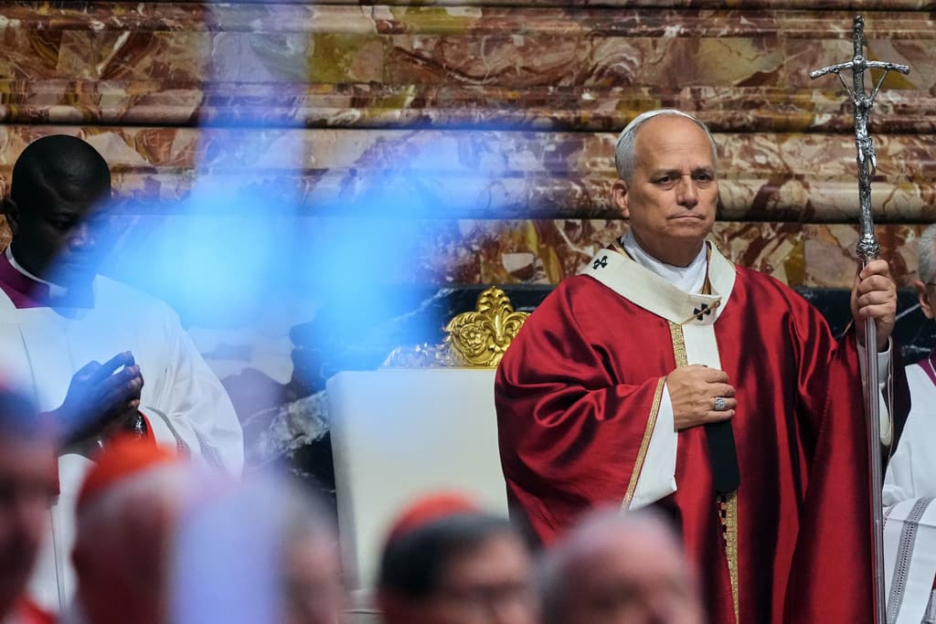 El papa León XIV pide una "profunda reflexión" sobre el trato que reciben los inmigrantes detenidos en EEUU