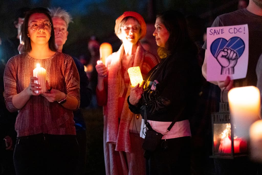 En Atlanta está la sede de los Centros para el Control y la Prevención de Enfermedades, los CDC, pero la agencia cuenta con otras 24 oficinas, en ciudades, por ejemplo, como 
<b>Washington DC</b> y 
<b>San Juan, Puerto Rico</b>.