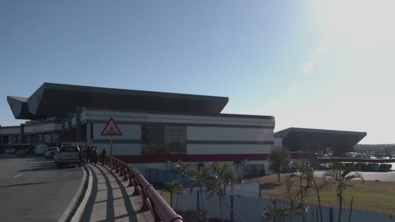 Comienzan cancelaciones de viajes a Cuba por falta de combustible