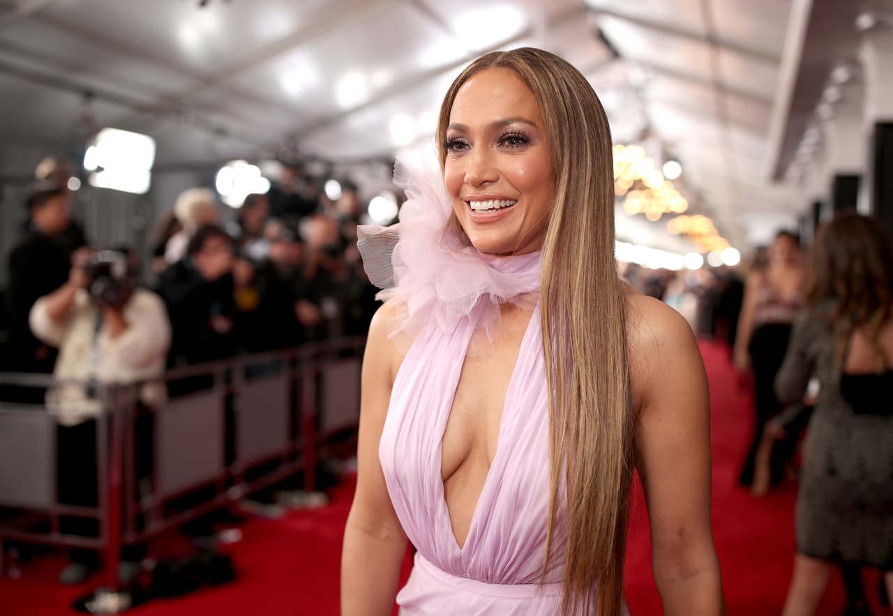 <b>Jennifer Lopez</b>: la artista con raíces boricuas ha vendido 80 millones de copias en la industria musical. 
<br>
<br>