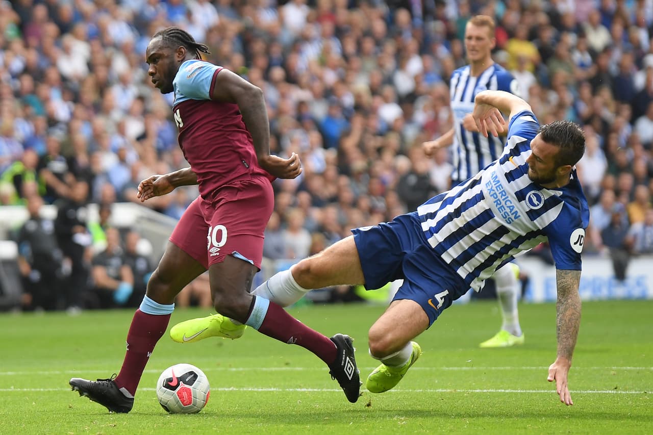 En West Ham también cuenta con la competencia de Michail Antonio y Albian Ajeti. Con el partido ante el Norwich City, el mexicano suma dos seguidos sin entrar en la convocatoria.