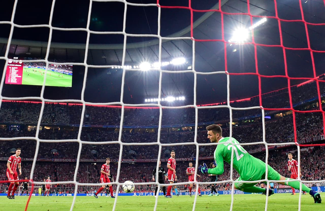 El balón entró por el palo izquierdo del arquero Sven Ulreich, espectador de lujo del tanto entre los 70 mil asistentes en el Allianz Arena.