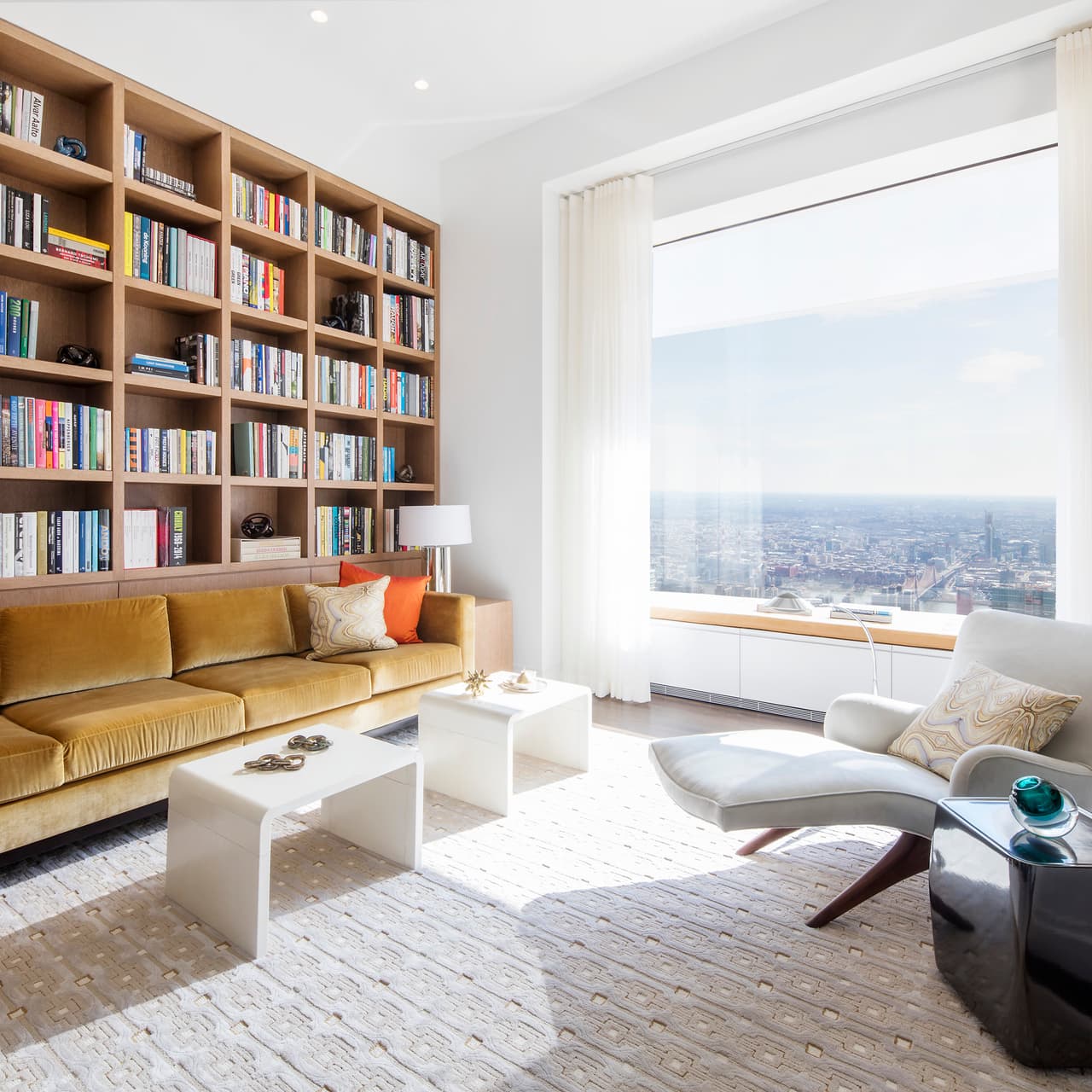 La propiedad de los Rodríguez López está localizada el piso 96; cuenta con 4,000 pies cuadrados e incluye tres habitaciones, 4.5 baños y una biblioteca.