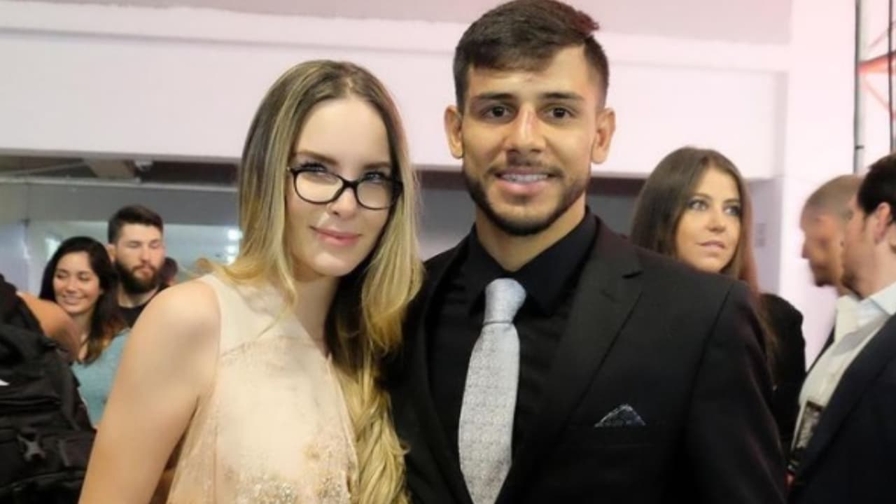 Yair Rodríguez aparece junto a Belinda, desata polémica y sale a dar explicaciones