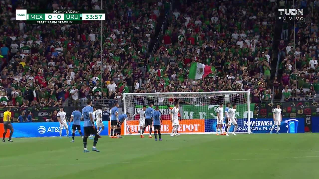 ¡Gol de Uruguay!  Matías Vecino pone el 0-1 sobre México