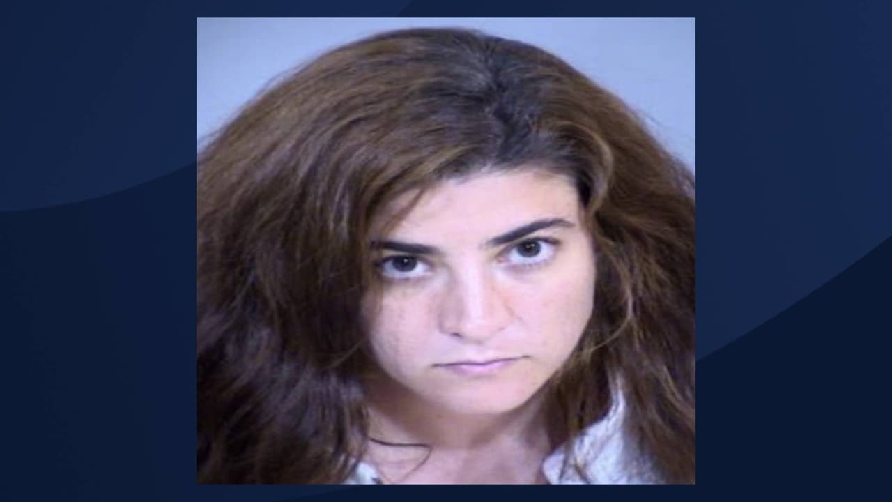 Arrestan a sospechosa de amenaza de bomba a un campus universitario de Arizona 