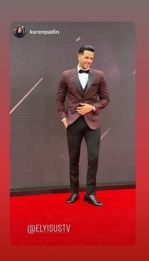 Recientemente lo vimos caminar por la alfombra roja de
<a href="https://www.univision.com/shows/latin-grammy" target="_blank">Latin GRAMMY</a>, cabe mencionar que el conductor es muy querido por el público hispano y en Las Vegas no fue la excepción.