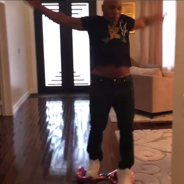 Mike Tyson noqueado por una Hoverboard